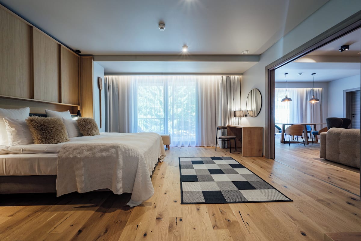 presidential suite, 1 bedroom | 1 bedroom, minibar, in-room safe, desk