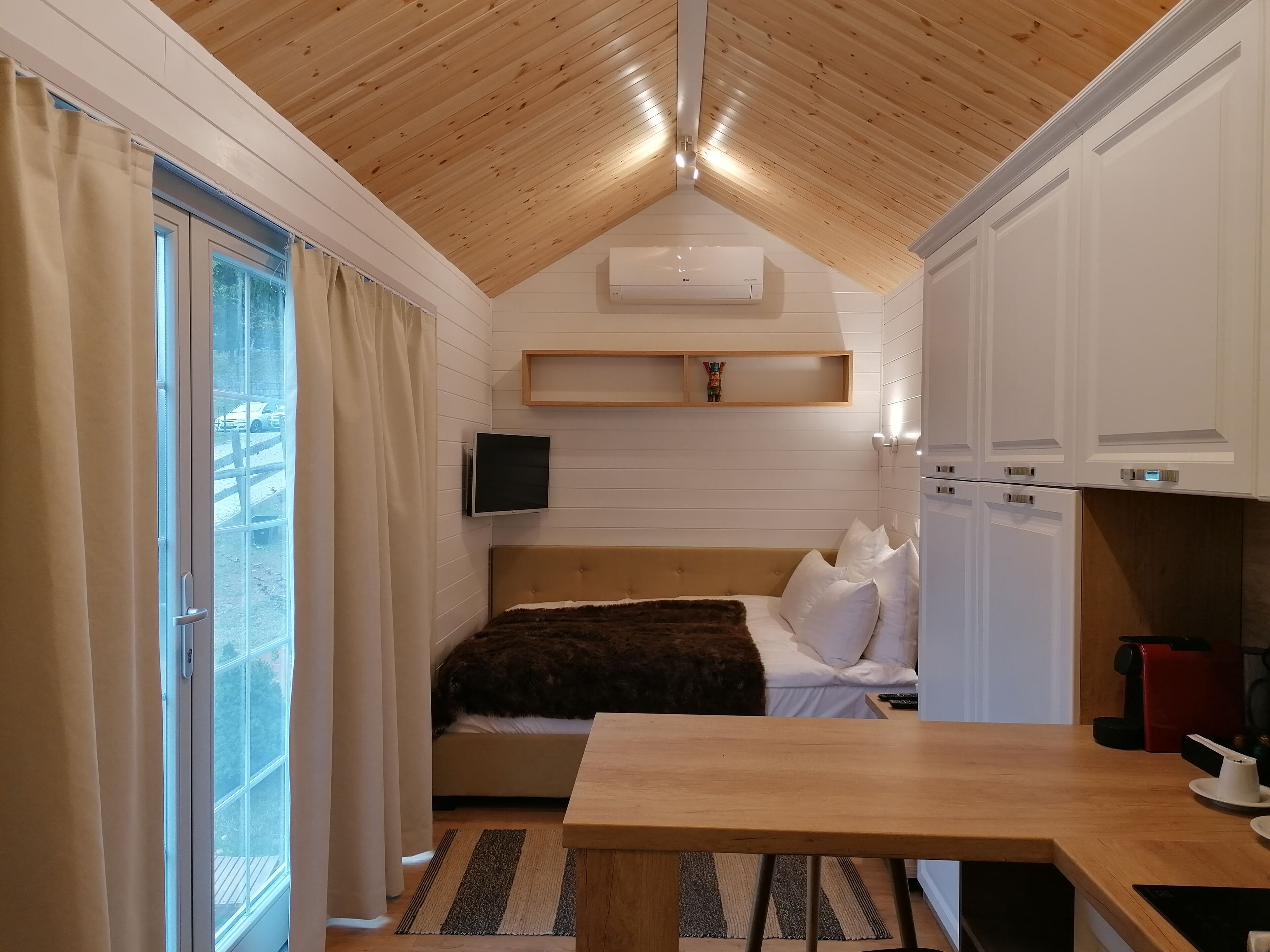 economy cabin | 1 bedroom, minibar, in-room safe, desk