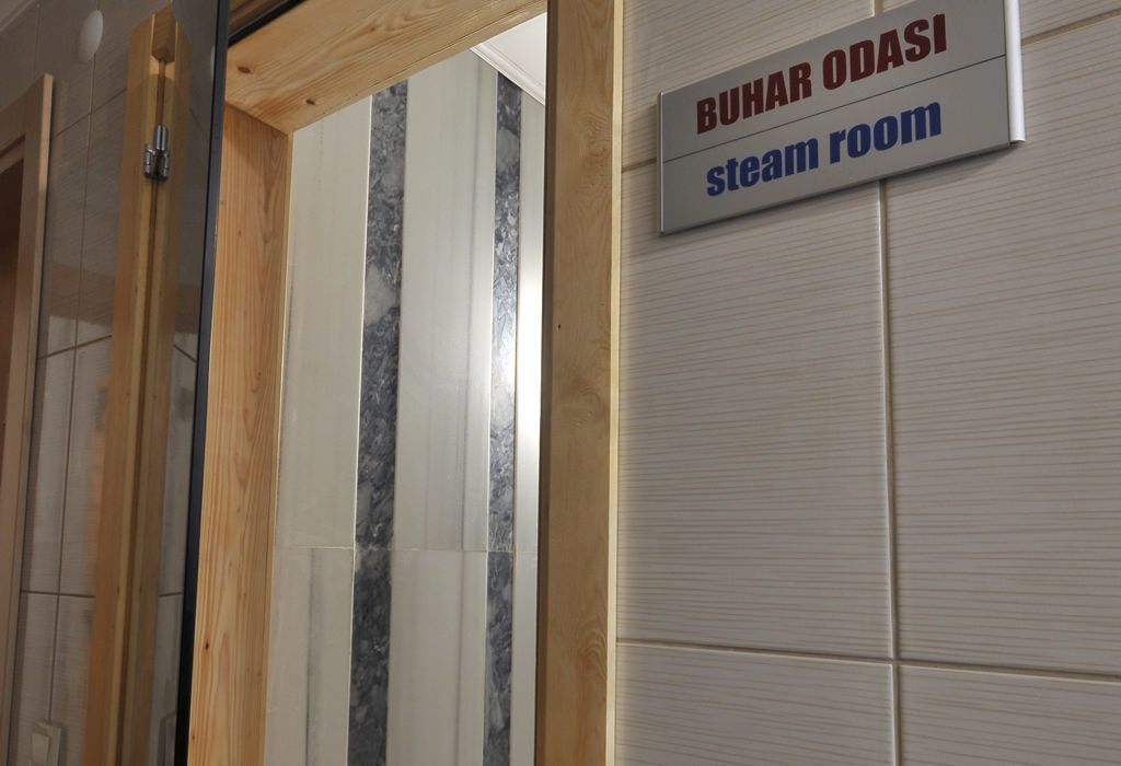sauna, steam room, turkish bath/hammam, 2 treatment rooms