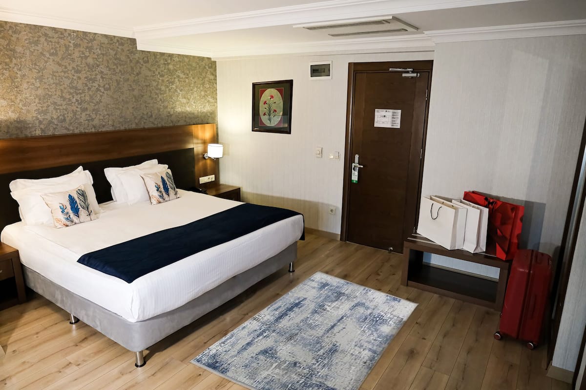 Minibar, in-room safe, desk, soundproofing