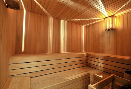 Sauna, steam room, Turkish bath, 2 treatment rooms. Rhiss Hotel Bostanci