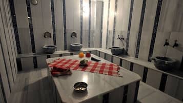 Sauna, Dampfbad, Türkisches Bad/Hamam, 2 Behandlungsräume