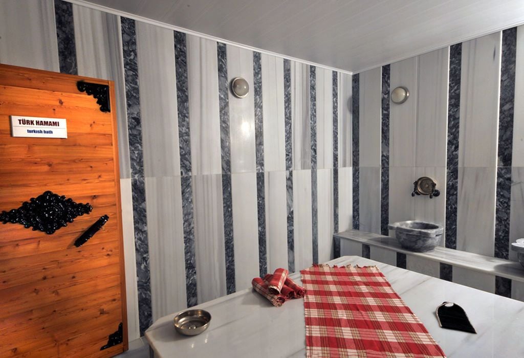 sauna, steam room, turkish bath/hammam, 2 treatment rooms