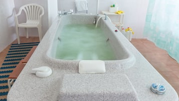 Mandi tangas / hammam, aromaterapi, balut badan