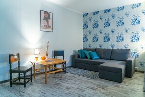 Family Room, 1 Bedroom | Iron/ironing board, rollaway beds, free WiFi, bed sheets - Godart Rooms (Tallinn)