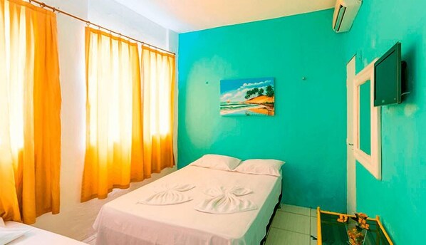 مكتب وواي فاي مجانًا وملاءات أسرّة