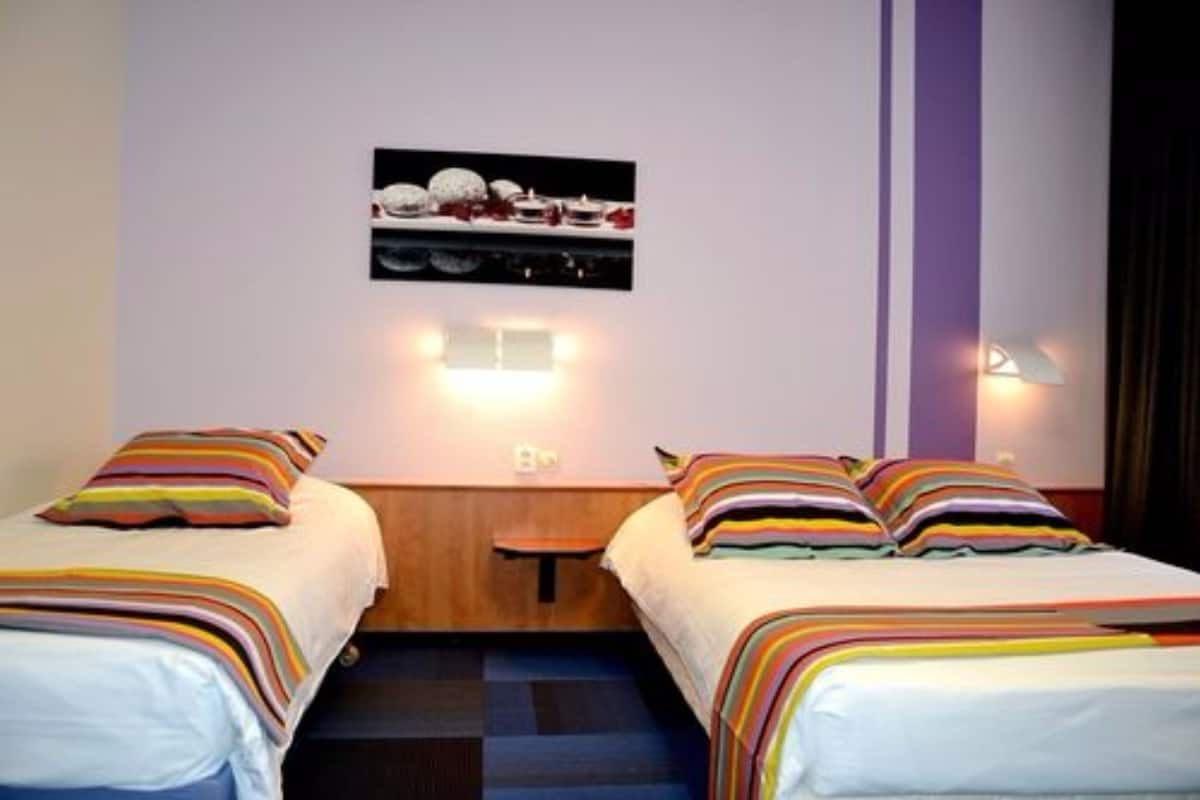 in-room safe, desk, free wifi