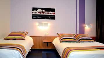 In-room safe, desk, free WiFi