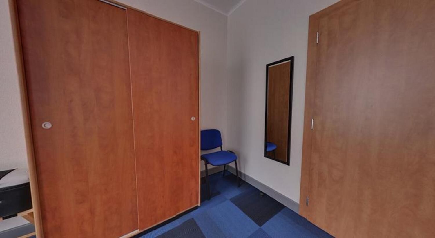 in-room safe, desk, free wifi