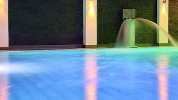 2 indoor pools, 2 outdoor pools, pool umbrellas, pool loungers