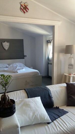 Deluxe Double Room, Bathtub