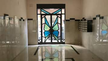 Pintu masuk properti