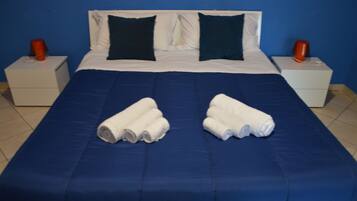 Habitación Deluxe, 1 habitación, para fumadores, baño privado | Minibar, caja de seguridad en la habitación y escritorio