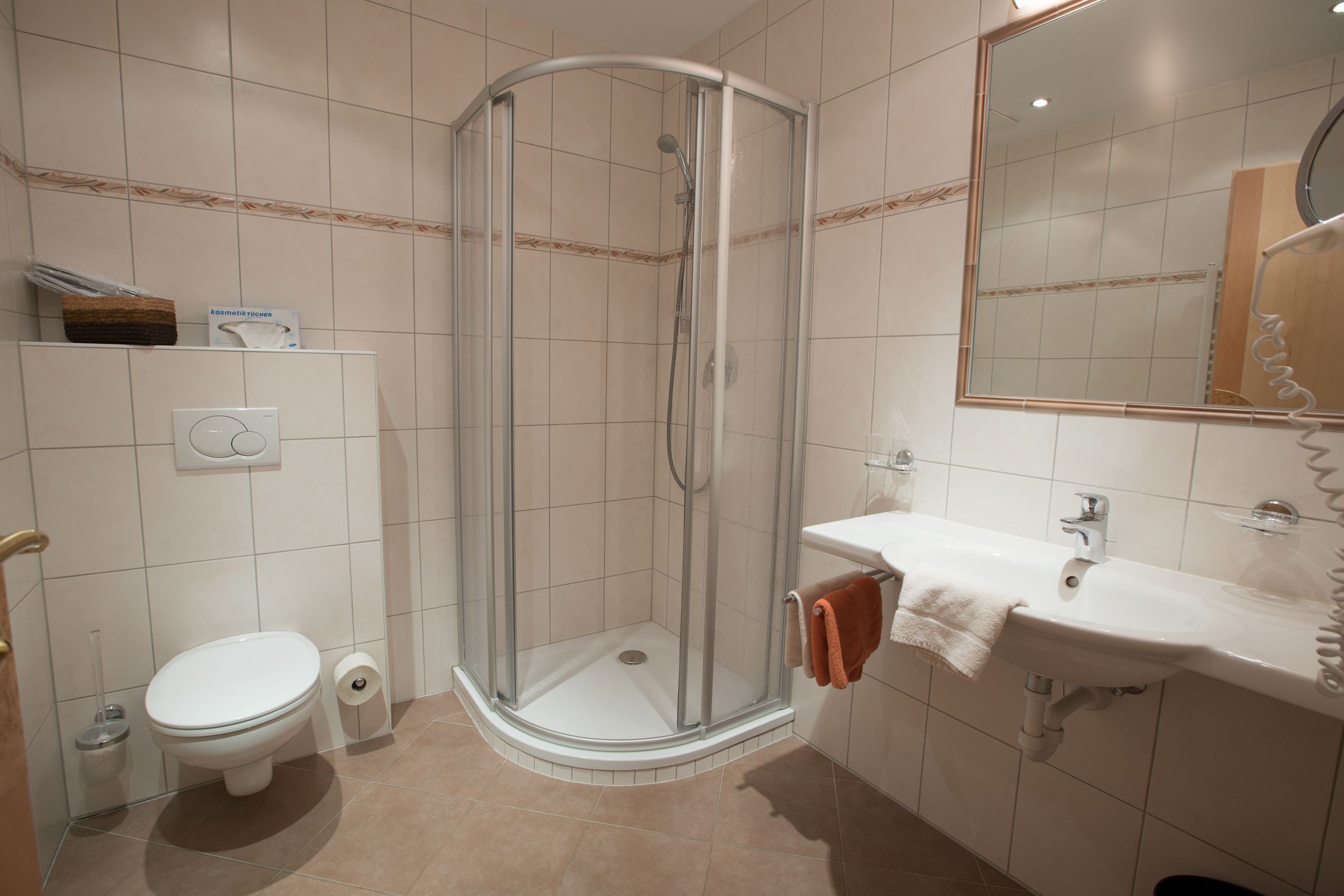 suite, balcony, mountain view | bathroom | shower, free toiletries, hair dryer, bathrobes