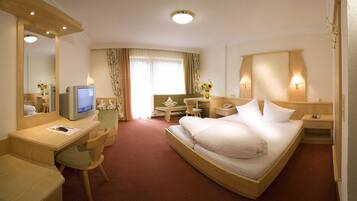 Comfort Double Room, Balcony, Garden View | Premium bedding, in-room safe, desk, soundproofing