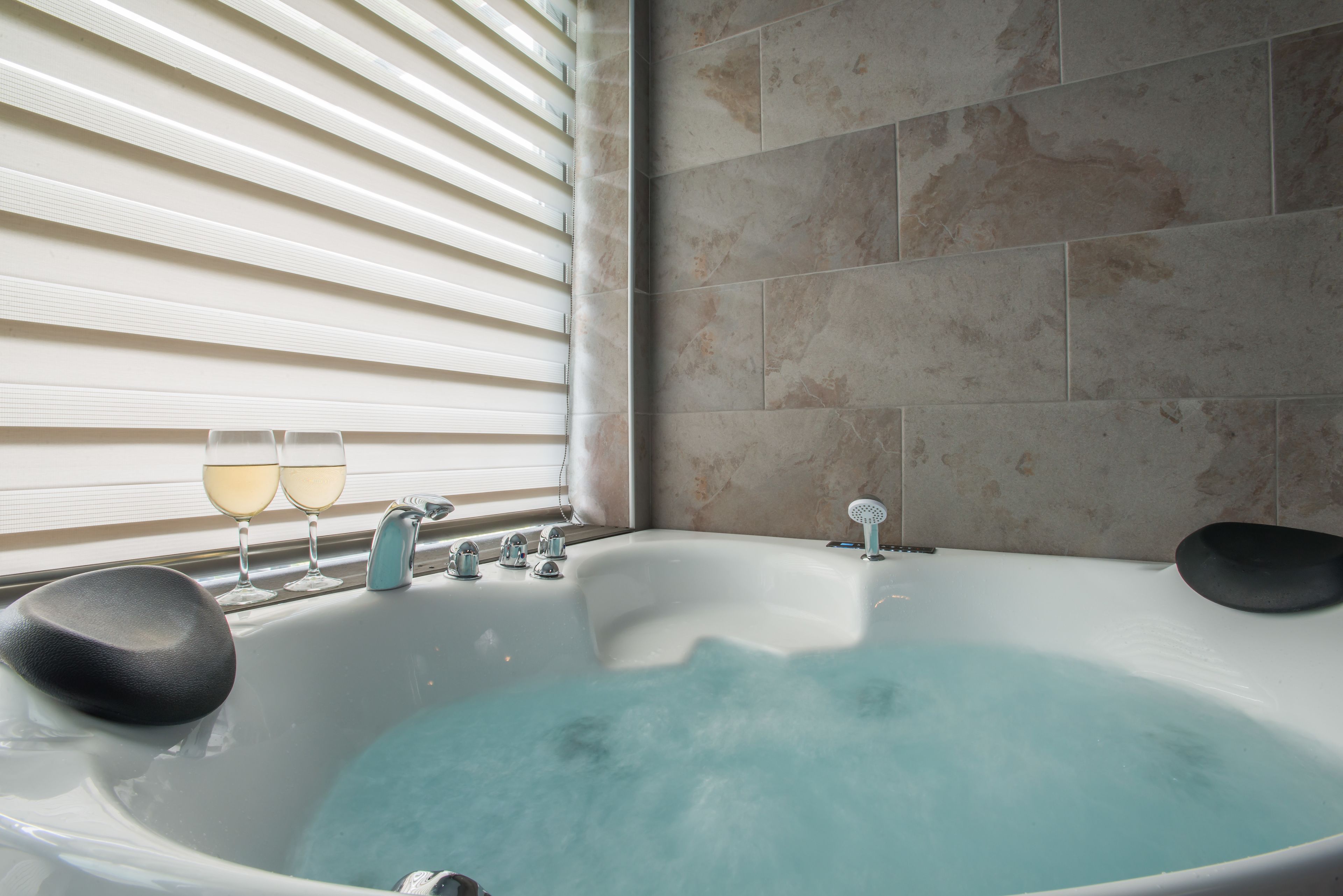 panoramic suite, sea view | jetted bathtub