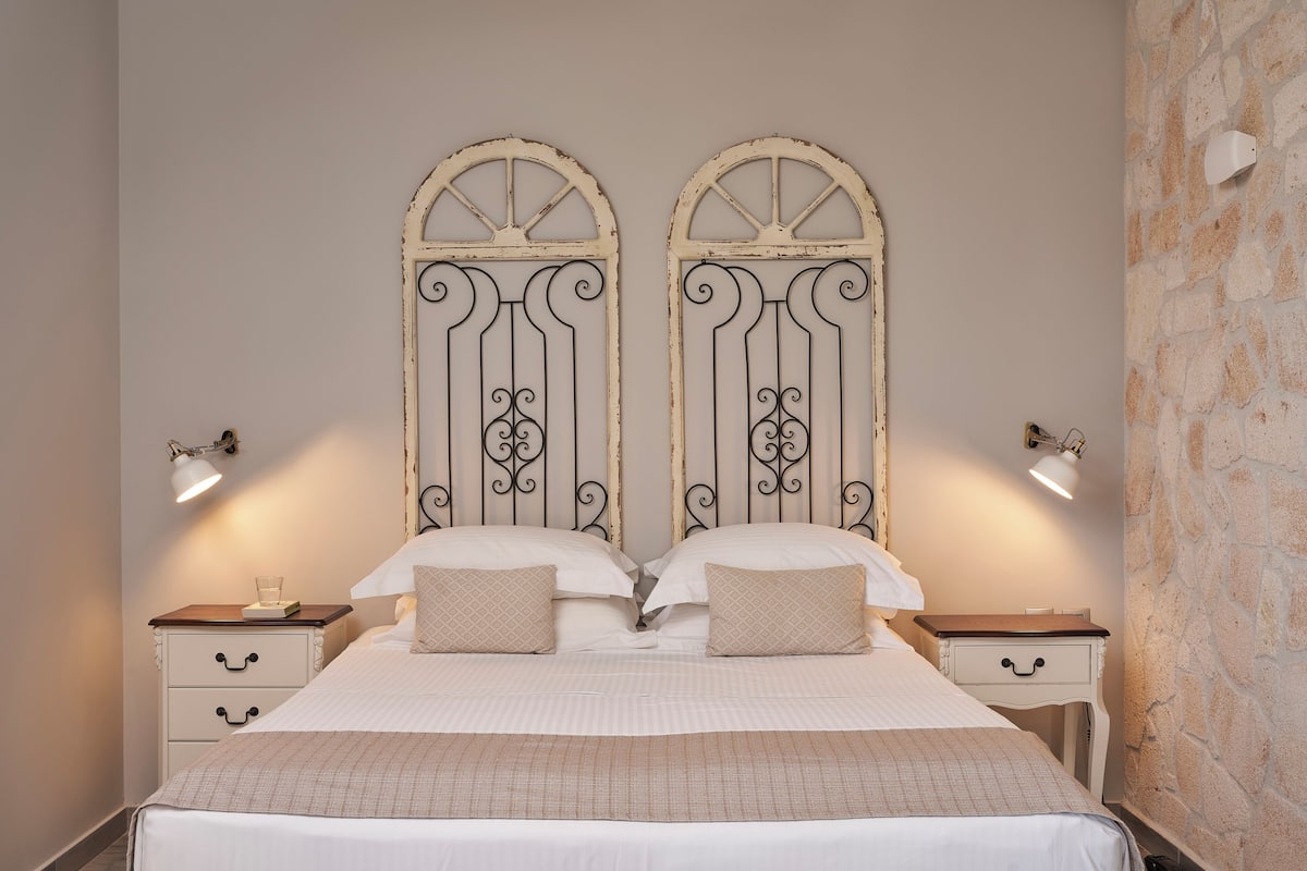 Junior Suite, Garden View(ground floor) | 1 bedroom, premium bedding, pillowtop beds, minibar
