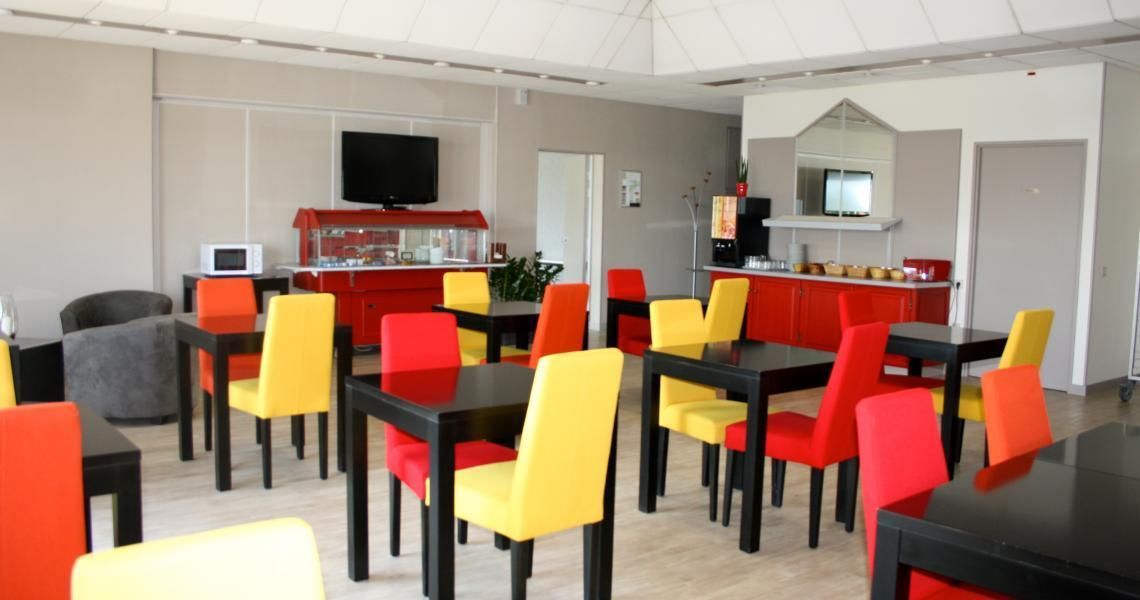 daily buffet breakfast (eur 7.50 per person)