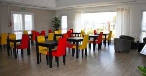 Desayuno buffet todos los días (con cargo)