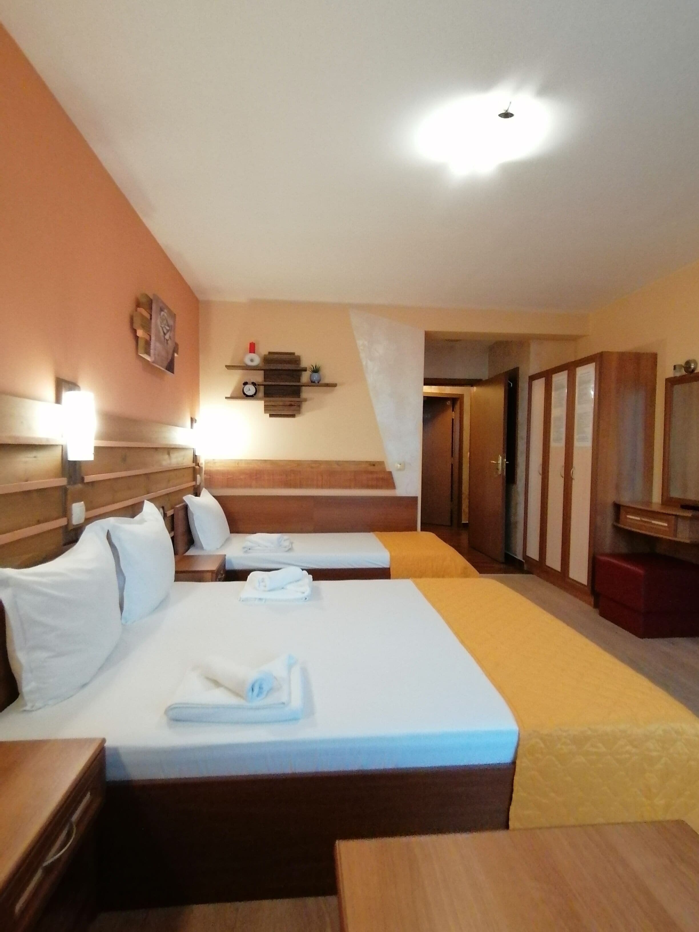 Family Room | Soundproofing, free wired Internet, bed sheets