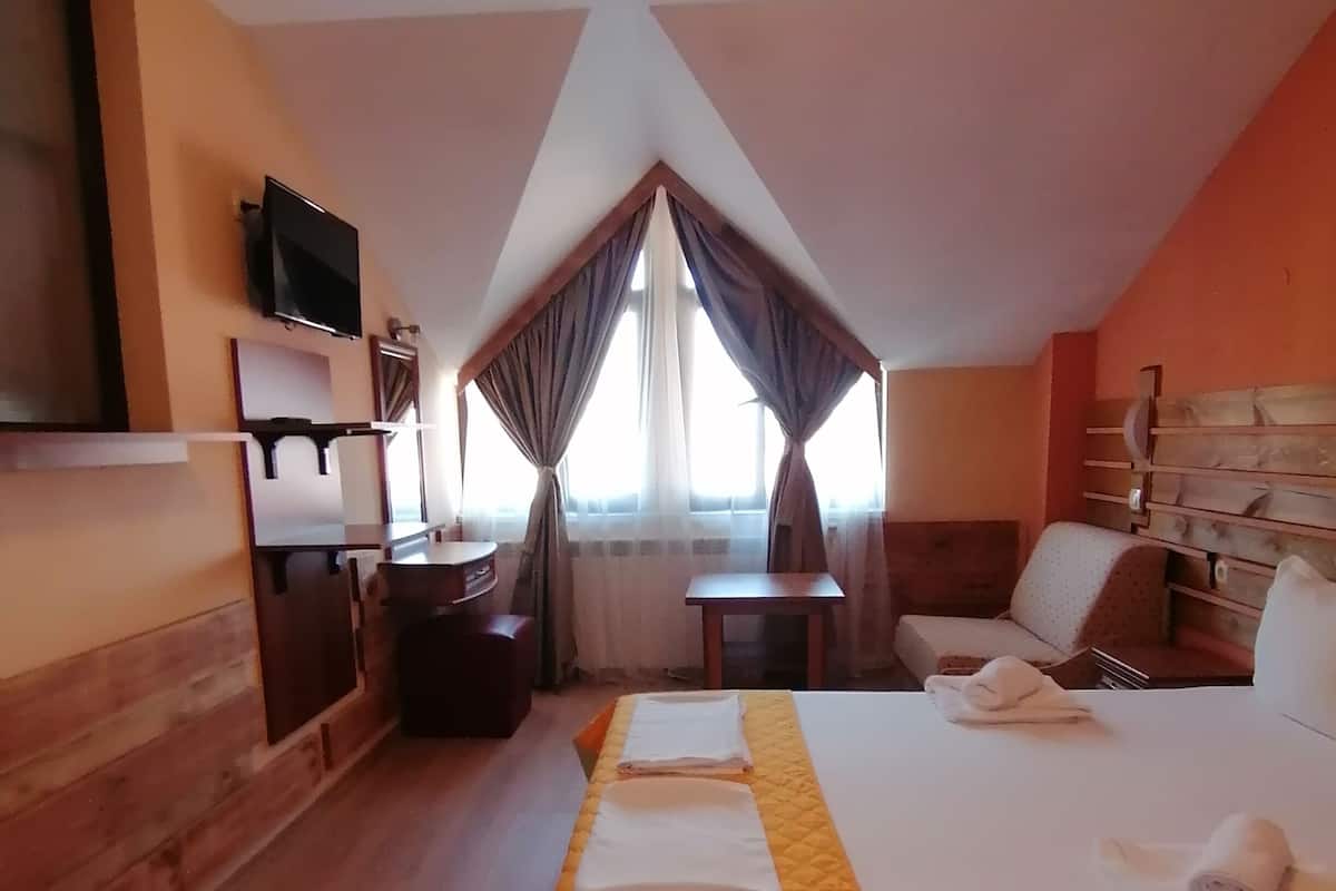 Maisonette | Soundproofing, free wired internet, bed sheets