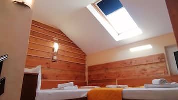 Maisonette | Soundproofing, free wired internet, bed sheets