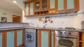 Deluxe-Apartment, 3 Schlafzimmer | Eigene Küche | Wasserkocher