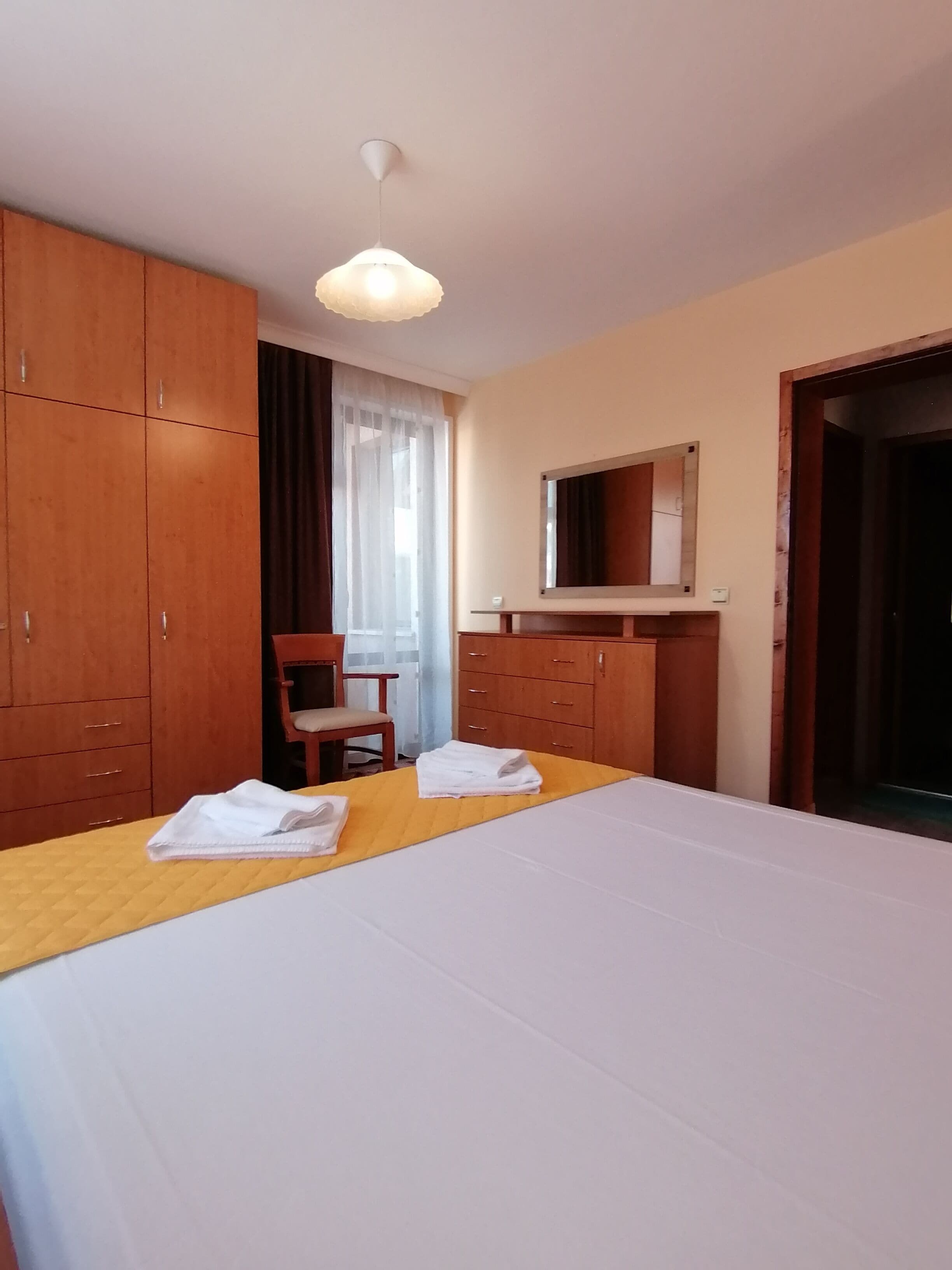 Deluxe Apartment, 3 Bedrooms | Soundproofing, free wired Internet, bed sheets
