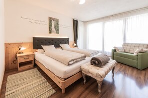 Habitación Confort con 1 cama matrimonial o 2 individuales, 1 habitación, para no fumadores | Ropa de cama de alta calidad, edredón y camas con efecto memoria