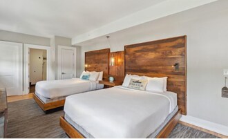 Ropa de cama de alta calidad y tabla de planchar con plancha 