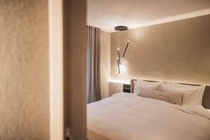 Suite Mewah | Minibar, brankas, dan dilengkapi dengan perabotan berbeda-beda