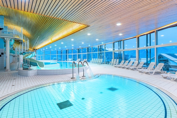 Indoor pool, sun loungers