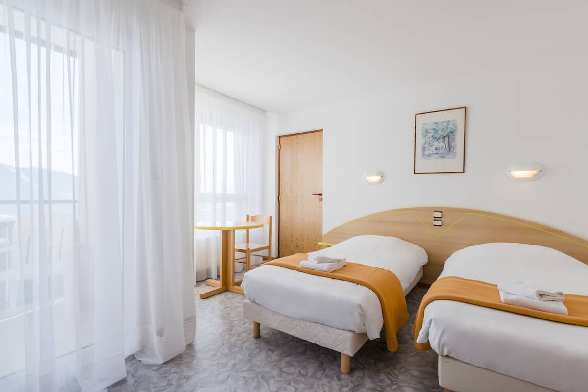 1 bedroom, free WiFi, bed sheets