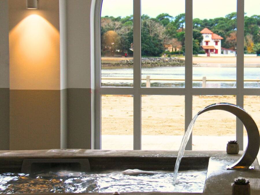 Sauna seca, banheira de hidromassagem, sauna a vapor