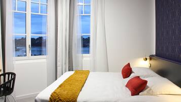 Bureau, Wi-Fi gratuit, draps fournis