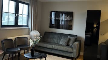 Studio, 1 King Bed with Sofa bed, Kitchenette, Lake View | Desk, soundproofing, iron/ironing board, free WiFi