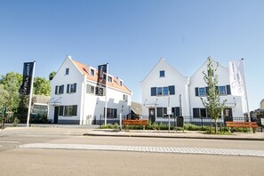 Front of property - Najade Hotel (Loosdrecht)