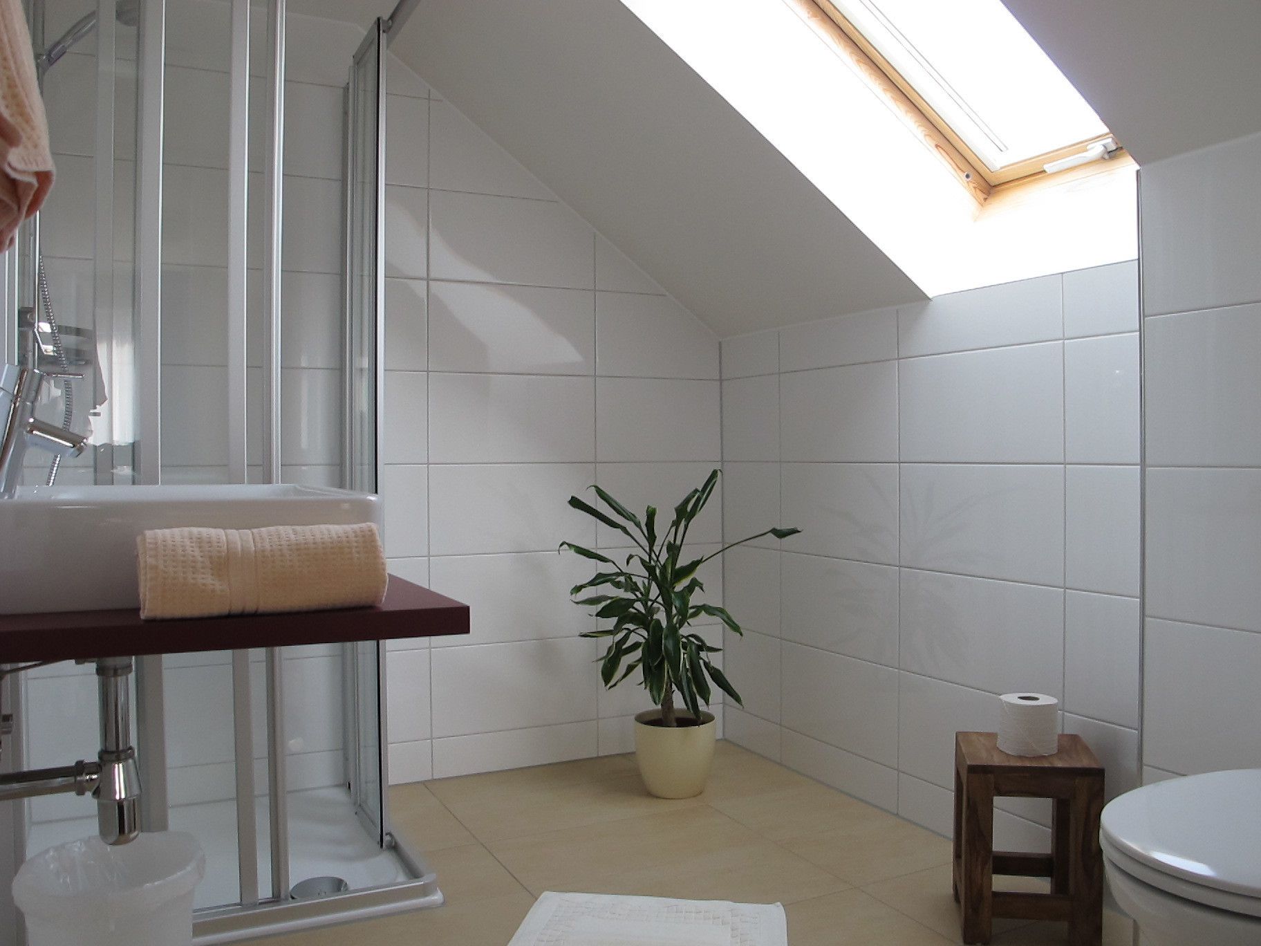 Chambre Simple Confort, 1 chambre, balcon, vue montagne | Salle de bain
