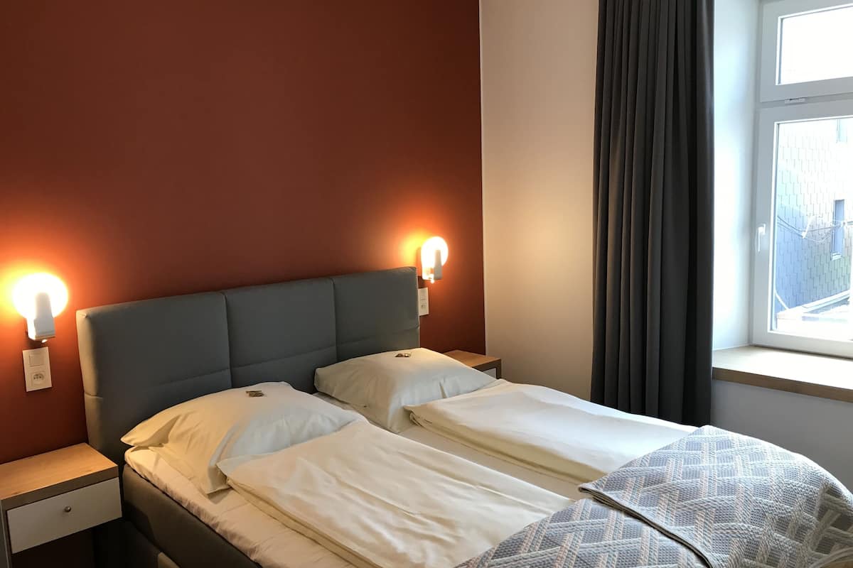 room | premium bedding, individually decorated, individually furnished, desk