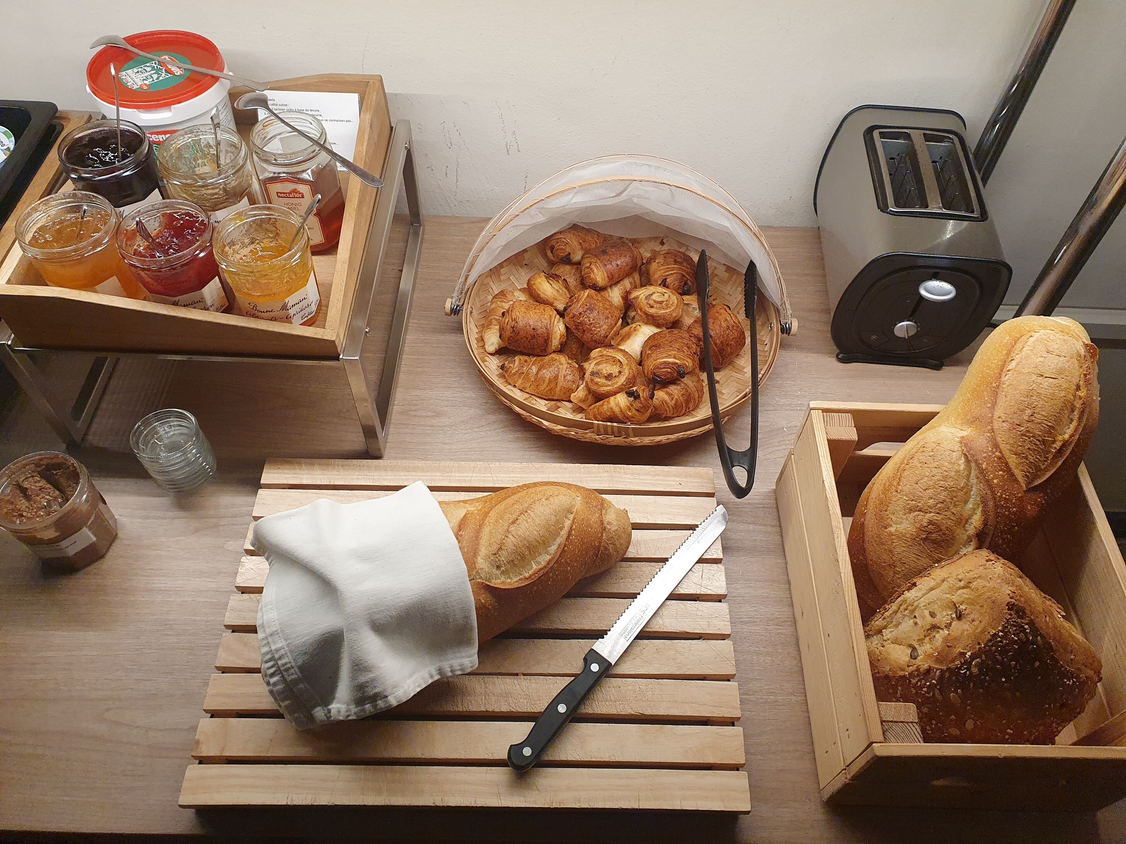daily continental breakfast (chf 17 per person)