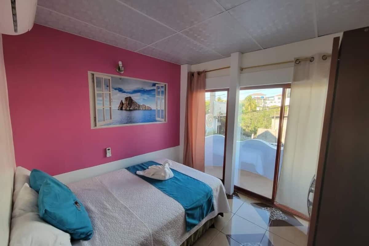 Romantic Double Room, 1 Double Bed | Down comforters, desk, iron/ironing board, free WiFi