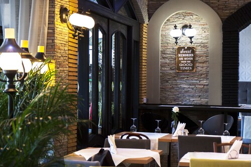 Ambra Boutique Hotel & Bistro