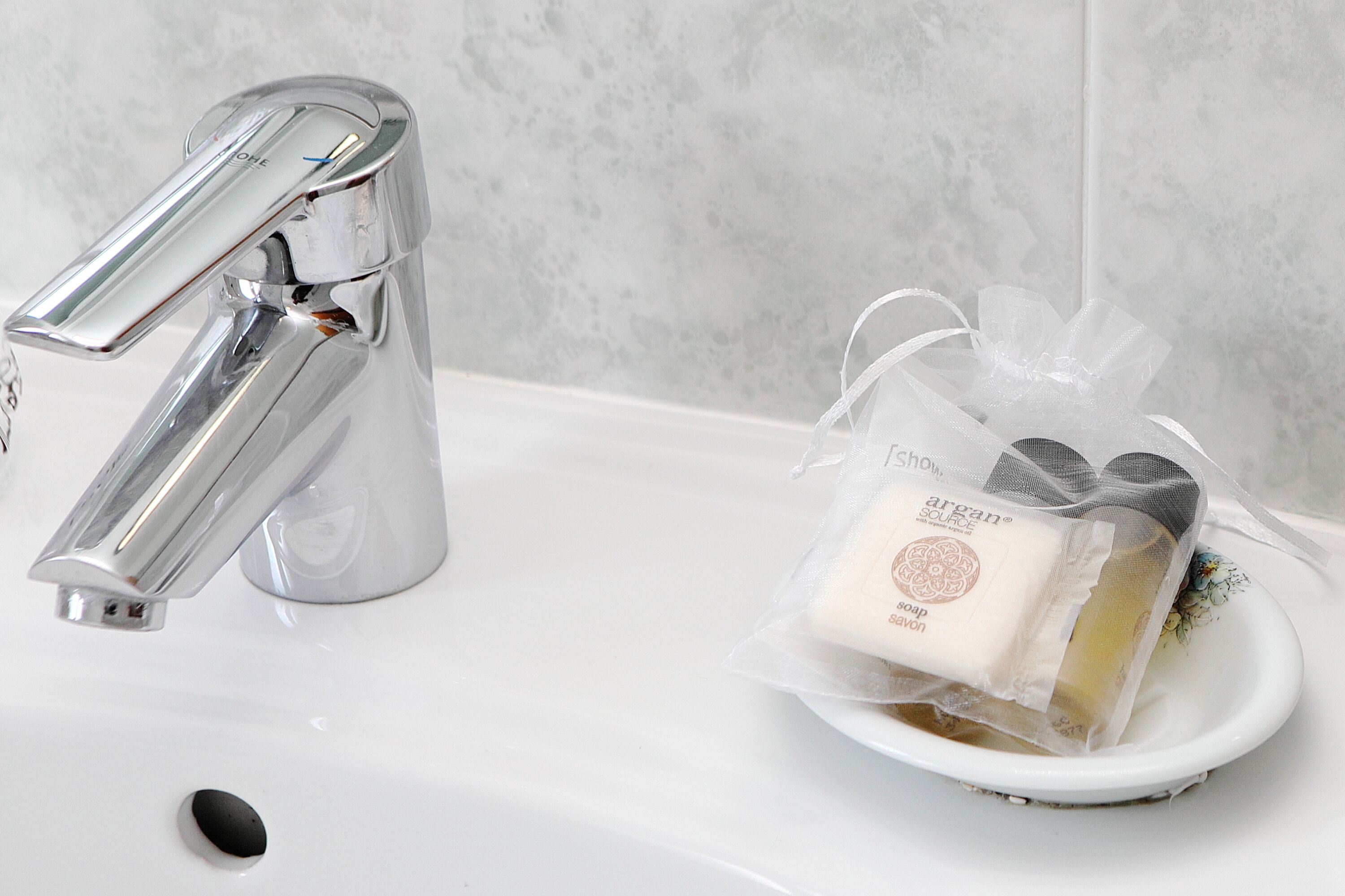 standard double room, balcony, garden view | bathroom | shower, free toiletries, hair dryer, bidet