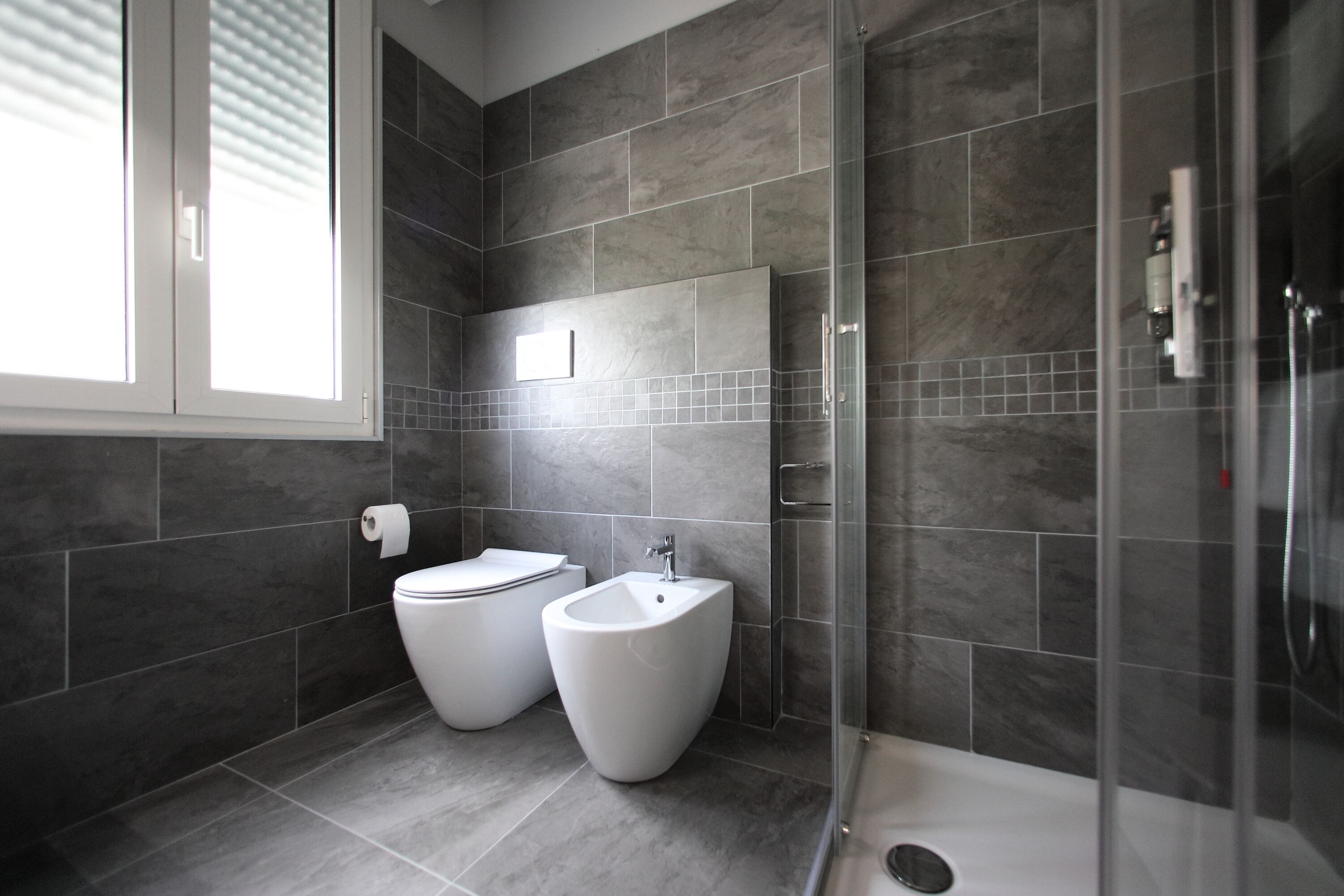 superior double room, 1 double bed, lake view | bathroom | shower, free toiletries, hair dryer, bidet