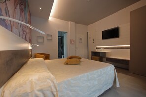 Superior Double Room, 1 Double Bed, Lake View