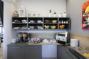 Free daily buffet breakfast  - Hotel Campanello (Castelnuovo del Garda)