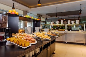 Desayuno continental incluido todos los días 