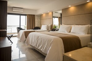 Suite Superior con Jacuzzi | 高級寢具、羽絨被、迷你吧、客房內保險箱