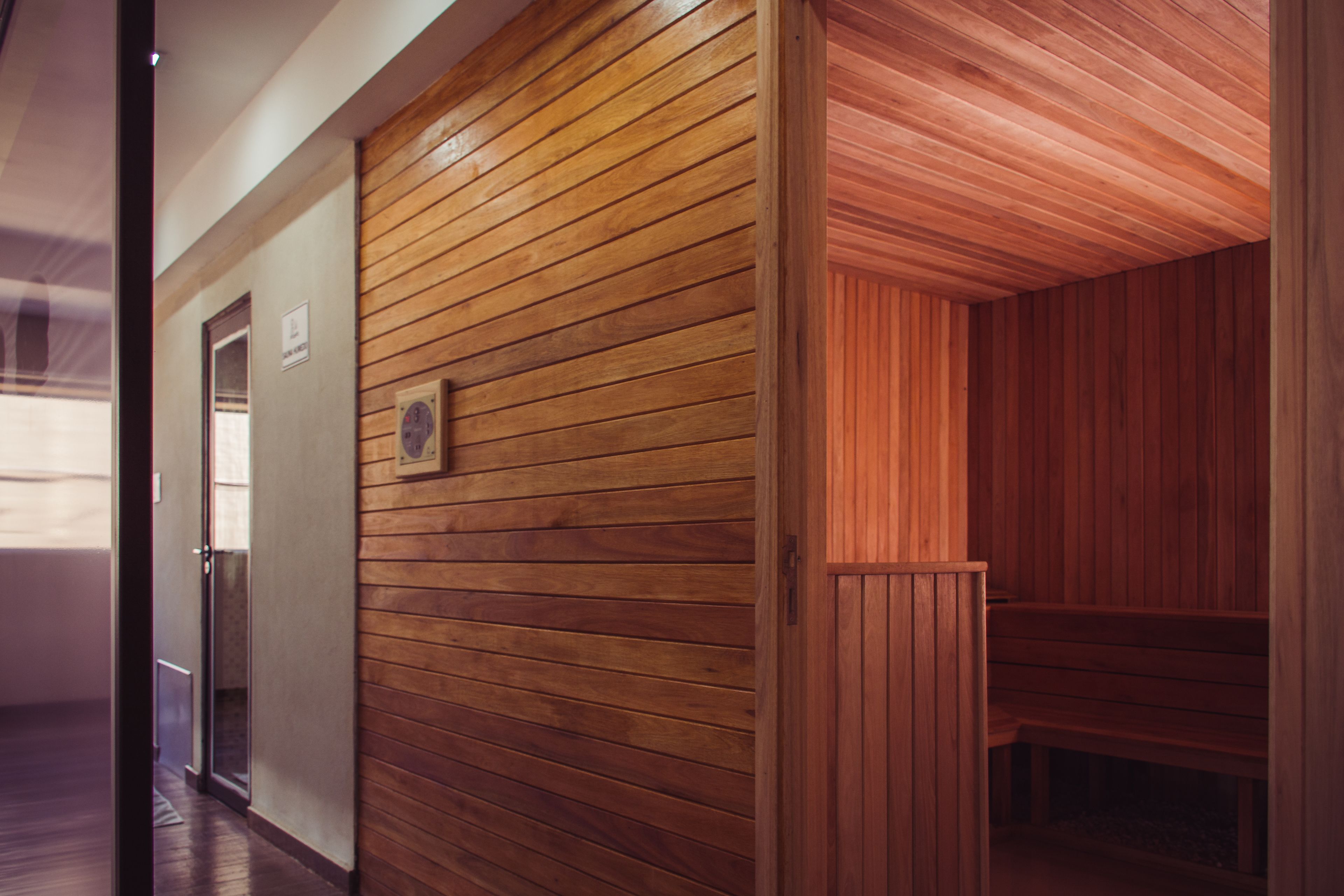 sauna, hot tub, steam room, body treatments, hydrotherapy