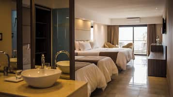 Suite Standard con Balcon | Literie de qualité supérieure, couette en duvet d'oie, minibar